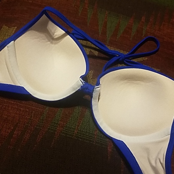 🖐5/$25🖐PINK Victoria's Secret bikini top Small - Picture 3 of 3